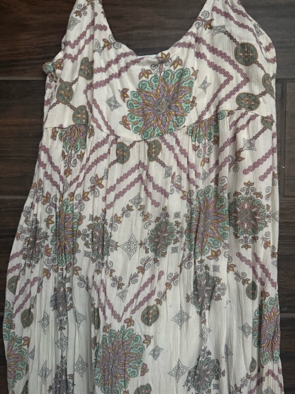 🦄O'Neill Ivory Maxi Dress with Sage and Mauve Floral Medallions - Picture 2 of 4